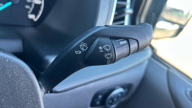 Ford Transit Custom 300 L2 Diesel Fwd 2.0 EcoBlue 130ps Low Roof Limited Van Auto